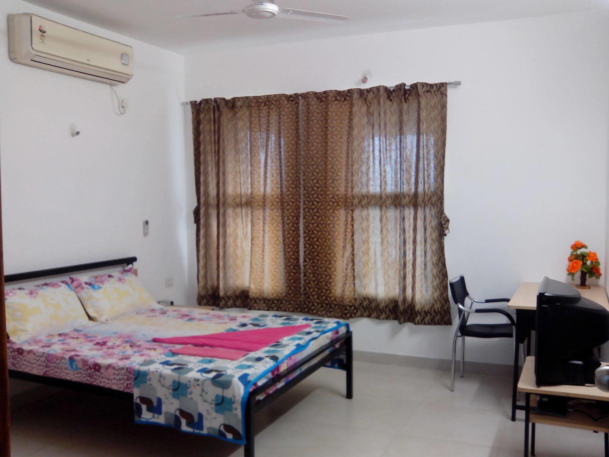 Amigo Serviced Kharadi Apartment *